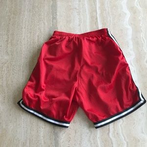 RED SIZE M GYM SHORTS WITH STRIPES